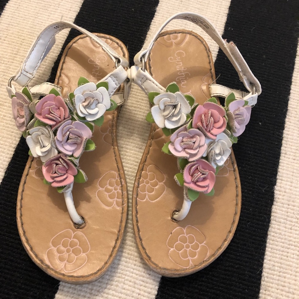 Adorable Girls Size 10 Sandals